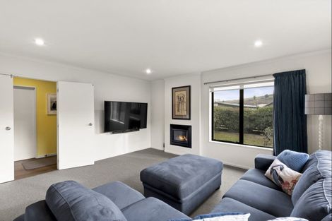 Photo of property in 28 Lochnagar Drive, Lake Hayes, Queenstown, 9304