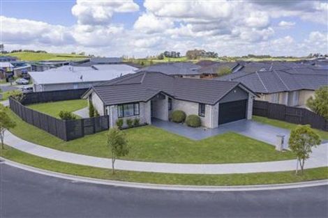 Photo of property in 14 Piwakawaka Court, Rototuna North, Hamilton, 3210