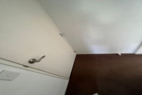 Photo of property in 19a Sunnyside Road, Sunnyvale, Auckland, 0612