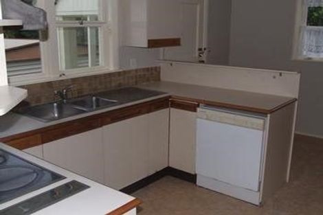 Photo of property in 2/198 Onewa Road, Birkenhead, Auckland, 0626