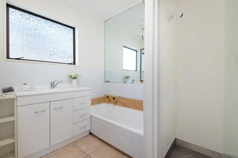 Photo of property in 1/193 East Coast Road, Castor Bay, Auckland, 0620