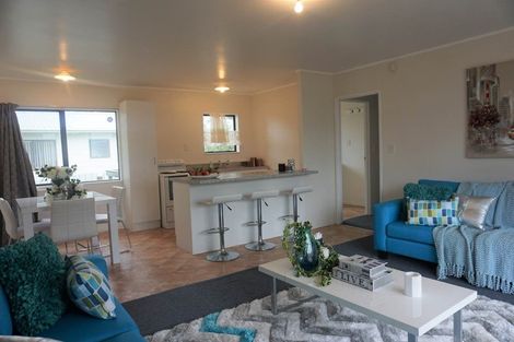 Photo of property in 2/46 Shifnal Drive, Randwick Park, Auckland, 2105