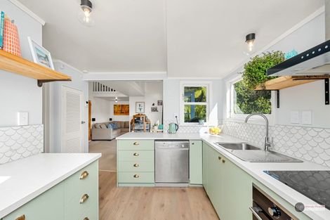 Photo of property in 166 Seddon Street, Naenae, Lower Hutt, 5011