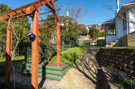 Photo of property in 36 Redwood Avenue, Tawa, Wellington, 5028