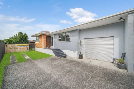 Photo of property in 2/15 Poinsettia Place, Henderson, Auckland, 0610