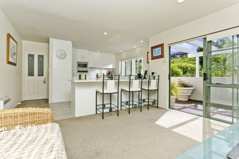 Photo of property in 26 Lorikeet Place, Unsworth Heights, Auckland, 0632