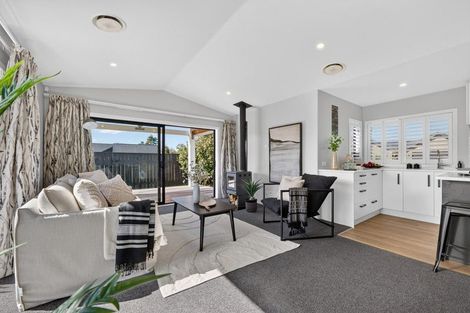 Photo of property in 11 Peony Drive, Greytown, 5712