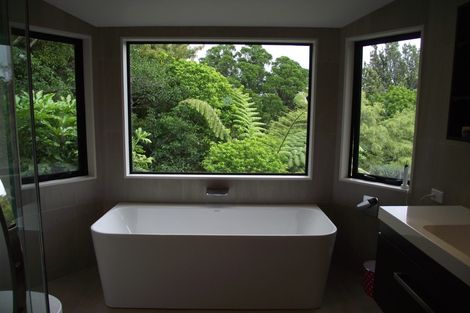 Photo of property in 10c Kinross Drive, Merrilands, New Plymouth, 4312