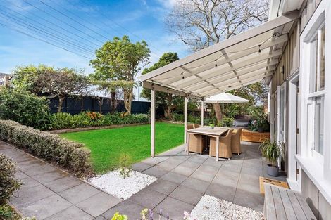Photo of property in 229 Eskdale Road, Birkenhead, Auckland, 0626