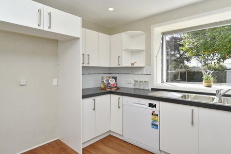 Photo of property in 910 Avonside Drive, Avondale, Christchurch, 8061