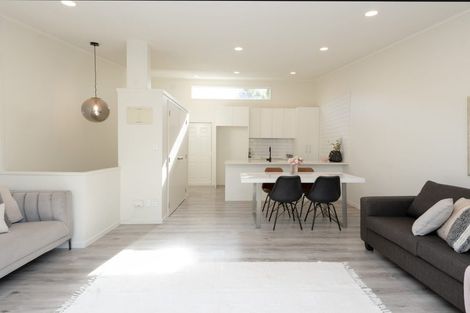 Photo of property in 23j Hendry Avenue, Hillsborough, Auckland, 1042