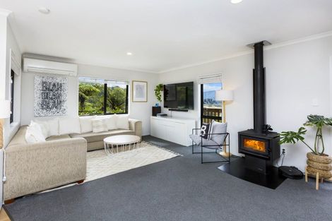 Photo of property in 23 Percy Kinsman Crescent, Riverstone Terraces, Upper Hutt, 5018