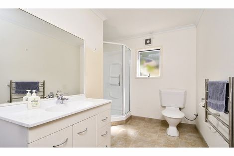 Photo of property in 2 Parkside Road, West Harbour, Auckland, 0618