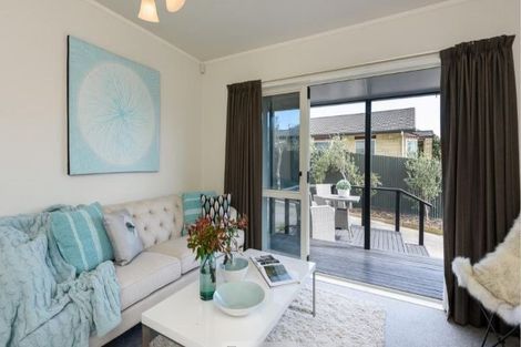 Photo of property in 32 Rutherford Drive, Waikanae Beach, Waikanae, 5036