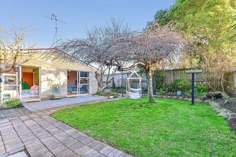 Photo of property in 15b Taylor Terrace, St Andrews, Hamilton, 3200