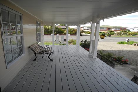 Photo of property in 12 Exeter Street, Waimate, 7924