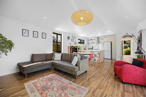 Photo of property in 2 Huxley Place, Lake Hayes, Queenstown, 9304