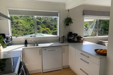 Photo of property in 1/20 Doris Gordon Crescent, Crofton Downs, Wellington, 6035