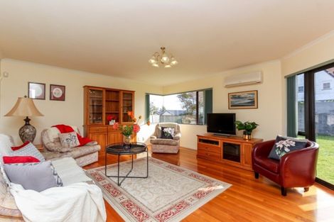 Photo of property in 7 Sandel Rise, Merrilands, New Plymouth, 4312