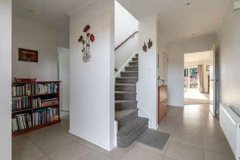 Photo of property in 6 Silkwood Place, Fitzherbert, Palmerston North, 4410