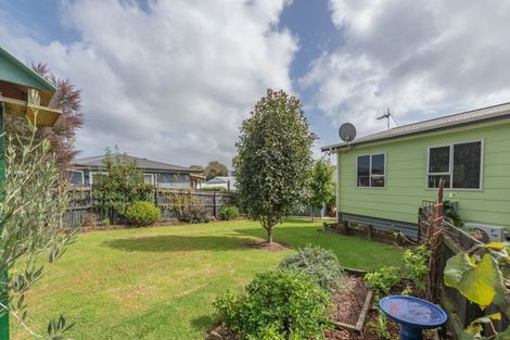 Photo of property in 4 Cross Street, Papakura, 2110