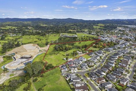 Photo of property in 16 Babich Road, Henderson Valley, Auckland, 0614