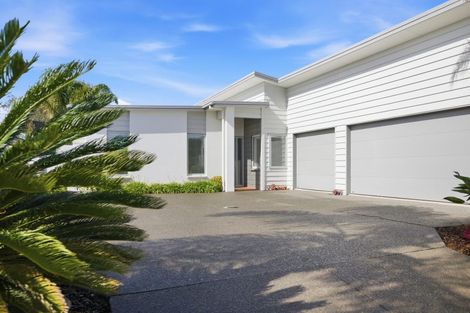 Photo of property in 42 Cassinia Close, Papamoa Beach, Papamoa, 3118