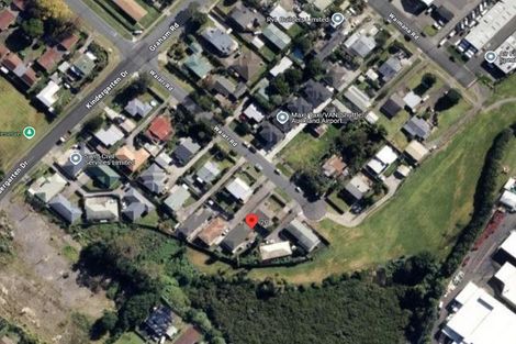 Photo of property in 2c Waiari Road, Conifer Grove, Takanini, 2112