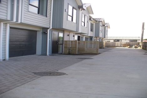 Photo of property in 27 Von Sturmer Street, Mangere East, Auckland, 2024