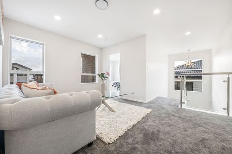 Photo of property in 12 Haku Road, Flat Bush, Auckland, 2019