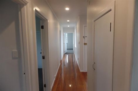 Photo of property in 16 Trojan Crescent, New Lynn, Auckland, 0600