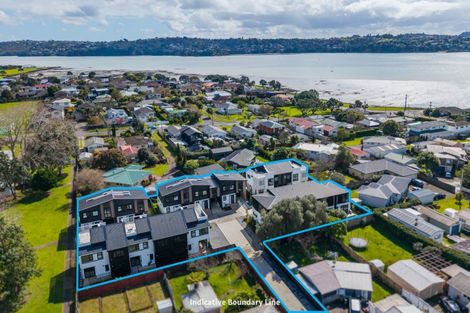 Photo of property in 15 Kaaramuramu Lane, Mangere Bridge, Auckland, 2022