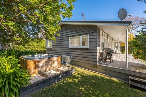 Photo of property in 41 Seymour Road, Mellons Bay, Auckland, 2014