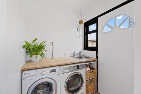 Photo of property in 99 Tamatea Road, Taupo, 3330