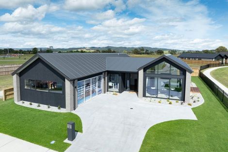 Photo of property in 14 Beveridge Road, One Tree Point, 0118