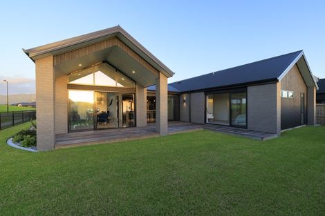 Photo of property in 14 Beveridge Road, One Tree Point, 0118