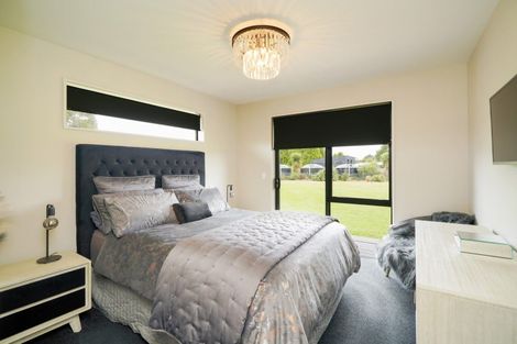 Photo of property in 14 Kakariki Way, Otatara, Invercargill, 9879