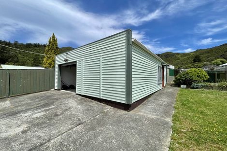 Photo of property in 5 Ingram Street, Naenae, Lower Hutt, 5011