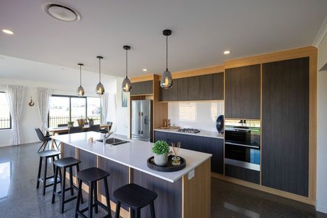 Photo of property in 14 Beveridge Road, One Tree Point, 0118