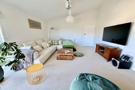 Photo of property in 71 Churton Drive, Churton Park, Wellington, 6037