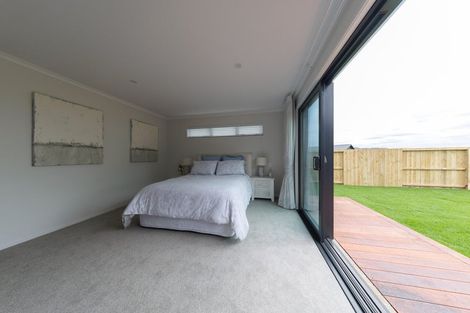 Photo of property in 14 Beveridge Road, One Tree Point, 0118