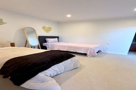 Photo of property in 71 Churton Drive, Churton Park, Wellington, 6037