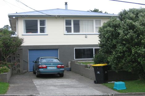 Photo of property in 34 Baylands Drive, Newlands, Wellington, 6037