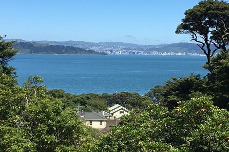 Photo of property in 35 Kotari Road, Days Bay, Lower Hutt, 5013