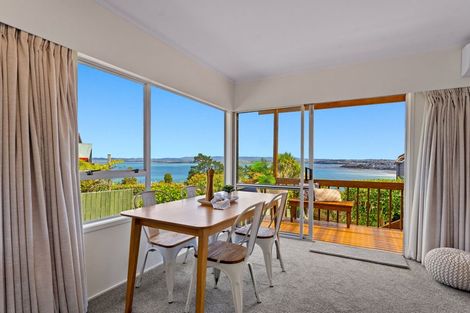 Photo of property in 2/43 Telstar Place, Beach Haven, Auckland, 0626