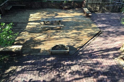 Photo of property in 9 Micawber Place, Mellons Bay, Auckland, 2014