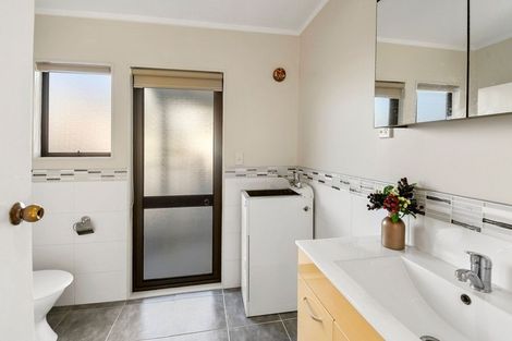 Photo of property in 81 St Annes Crescent, Wattle Downs, Auckland, 2103