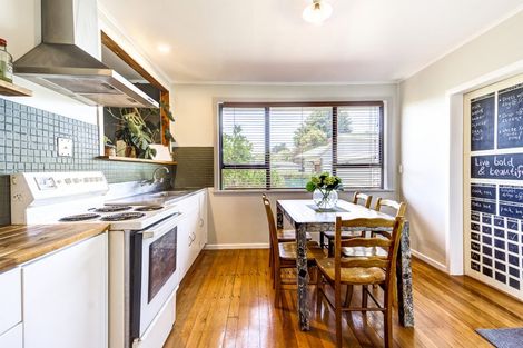 Photo of property in 6 Gwendoline Place, Glenview, Hamilton, 3206