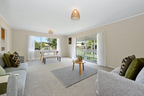 Photo of property in 77 Lake Crescent, Hamilton Lake, Hamilton, 3204