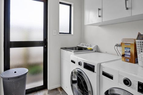 Photo of property in 3 Beech Place, Hawera, 4610